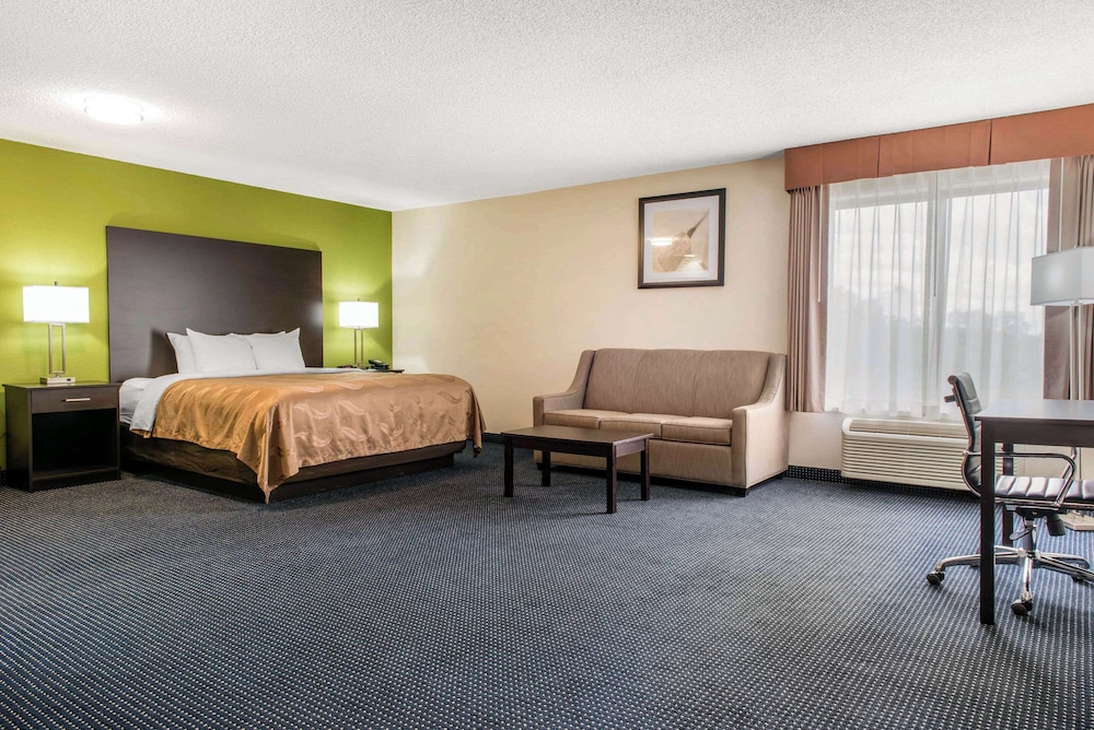 Suite, 1 King Bed with Sofa bed, Non Smoking - Photo 3