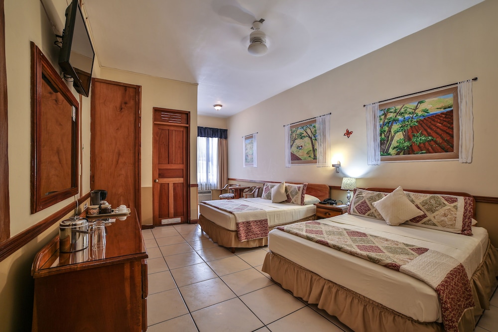 Superior Room, 2 Queen Beds - Photo 3