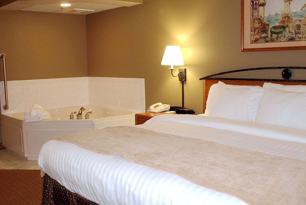 Suite, Jetted Tub (King) - Photo 6