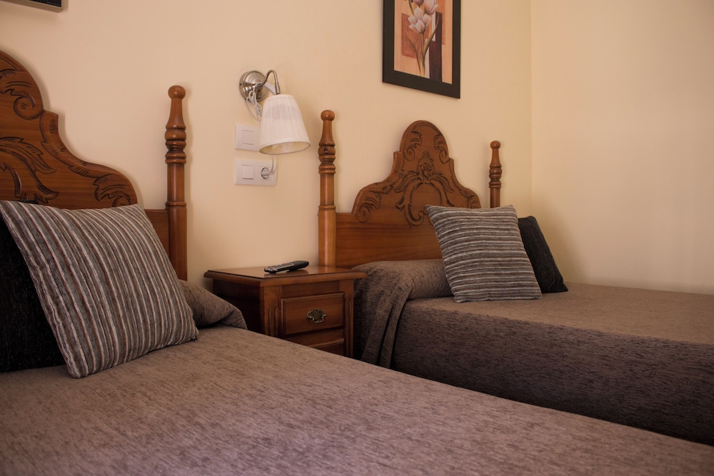 Double Room - Photo 8