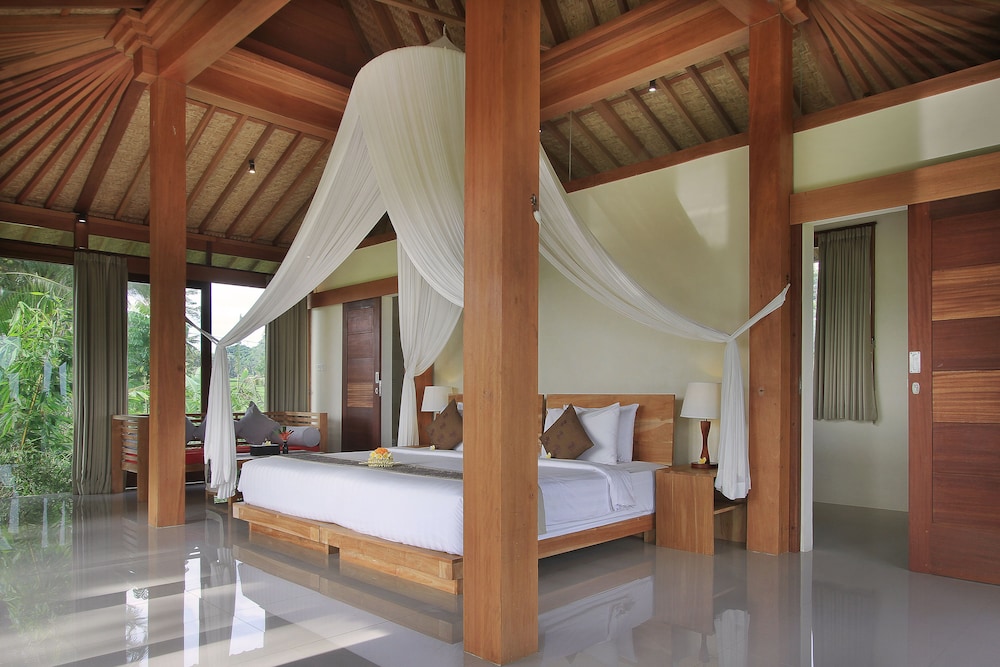 Family Two-Bedroom Villa with Rice Field View