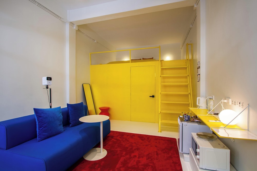 Deluxe Duplex King room (Stair in unit) photo 3