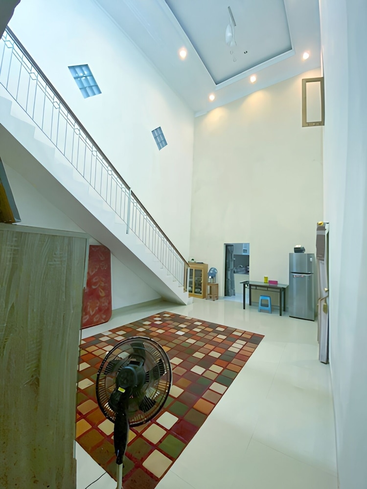 Family House photo 2