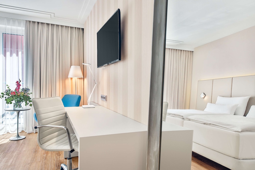 Standard Room (Extra Bed 3 adults) - Photo 2