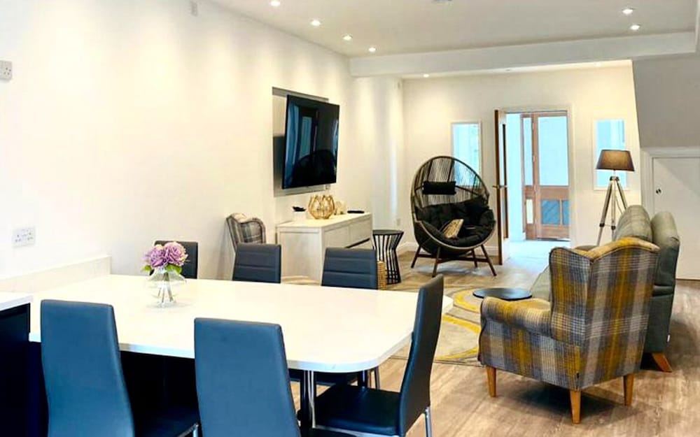 Executive Cottage