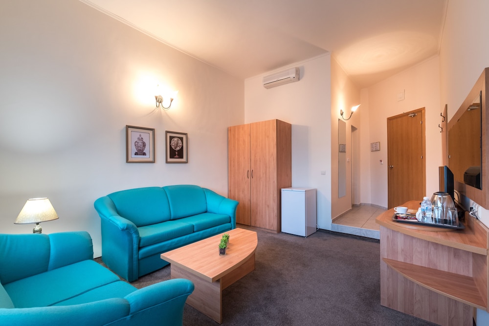 Deluxe Apartment, 1 Bedroom, Balcony - Photo 5