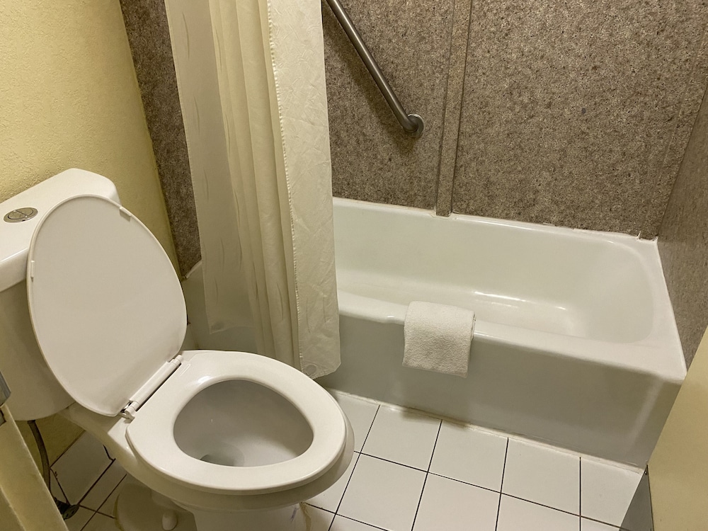 Standard Double Room, 2 Double Beds, Non Smoking - Photo 6