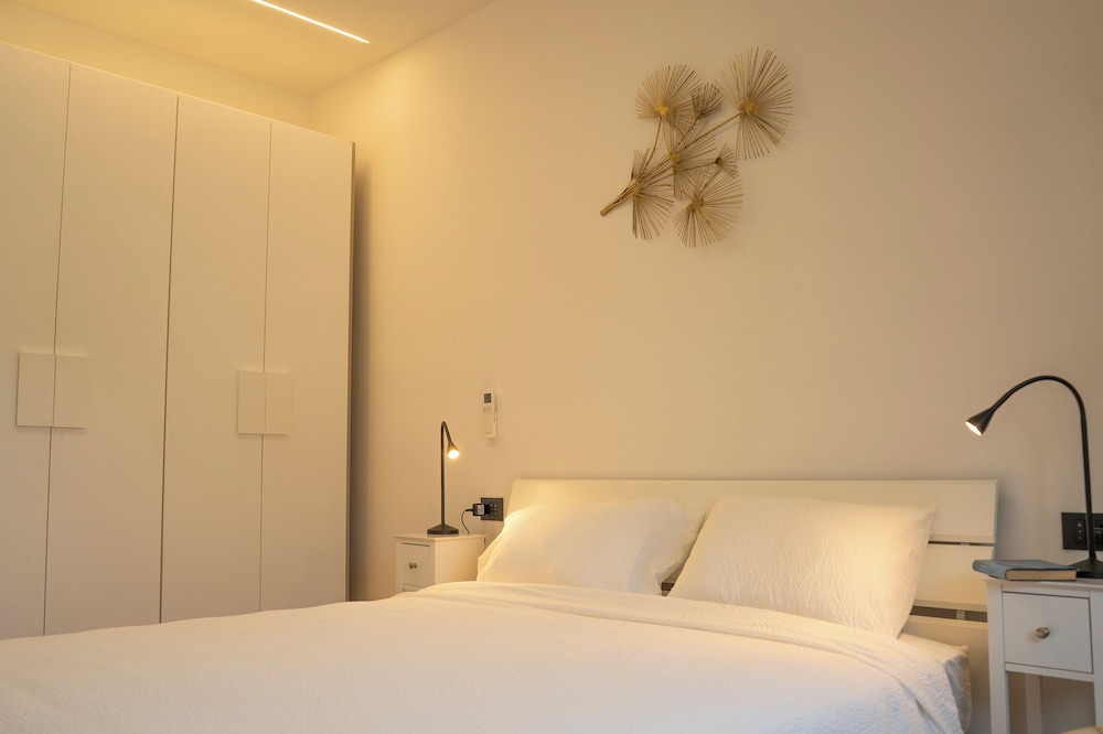 Deluxe Penthouse, City View