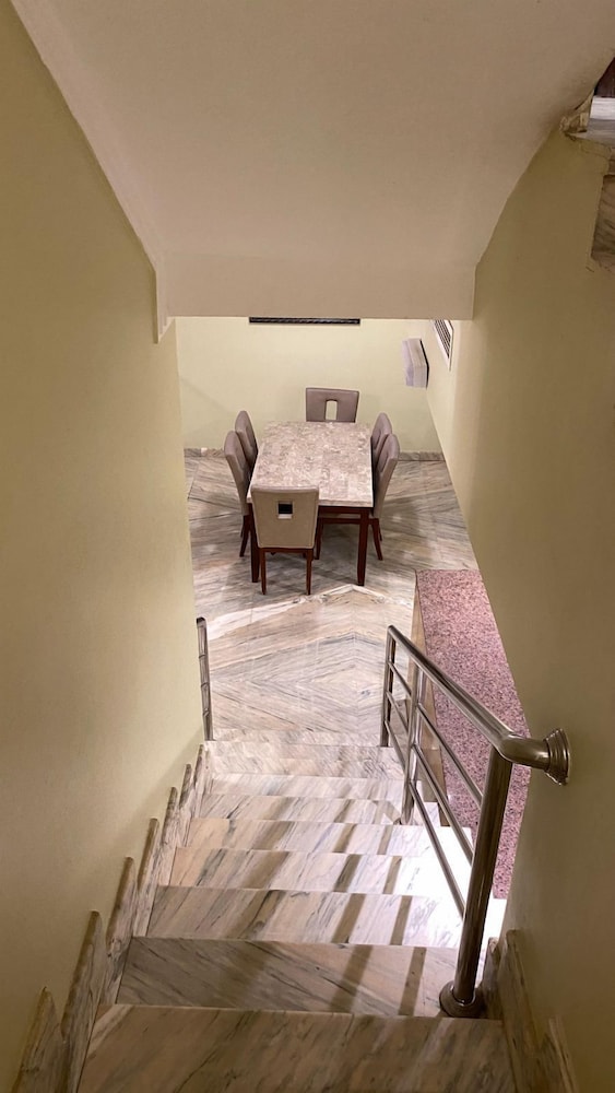 Villa photo 2