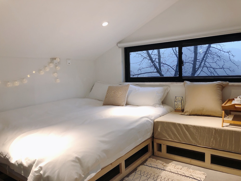 Basic Double Room with Mountain View photo 1