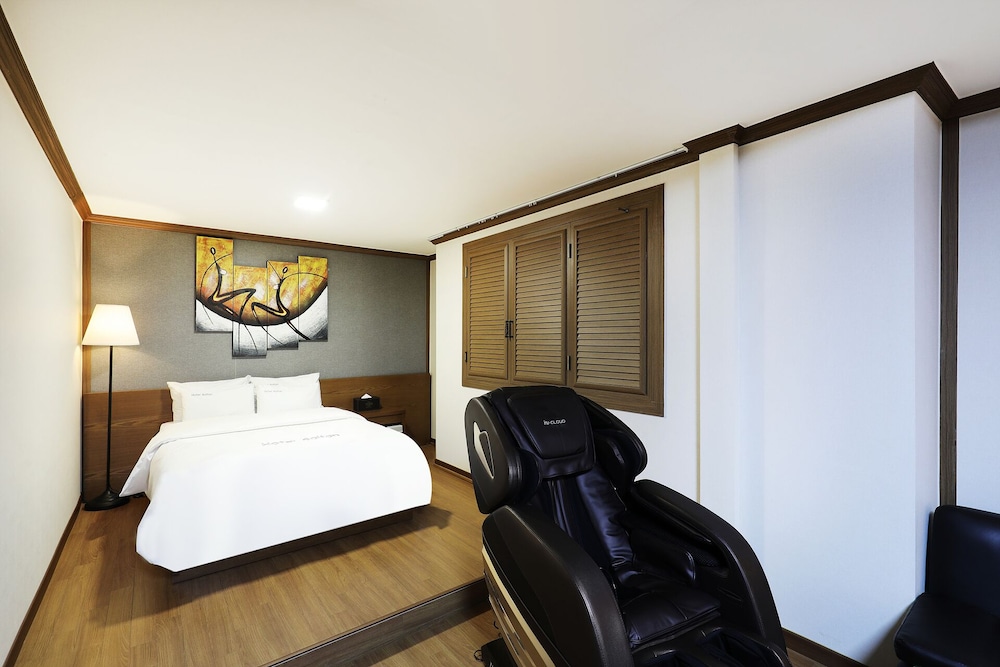 Suite Double - Certified Korea Tourism Quality Break (Breakfast Is Not Available On Mondays) photo 2