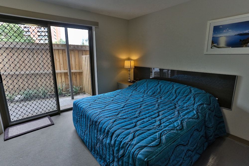 Superior Studio, 1 King Bed photo 1