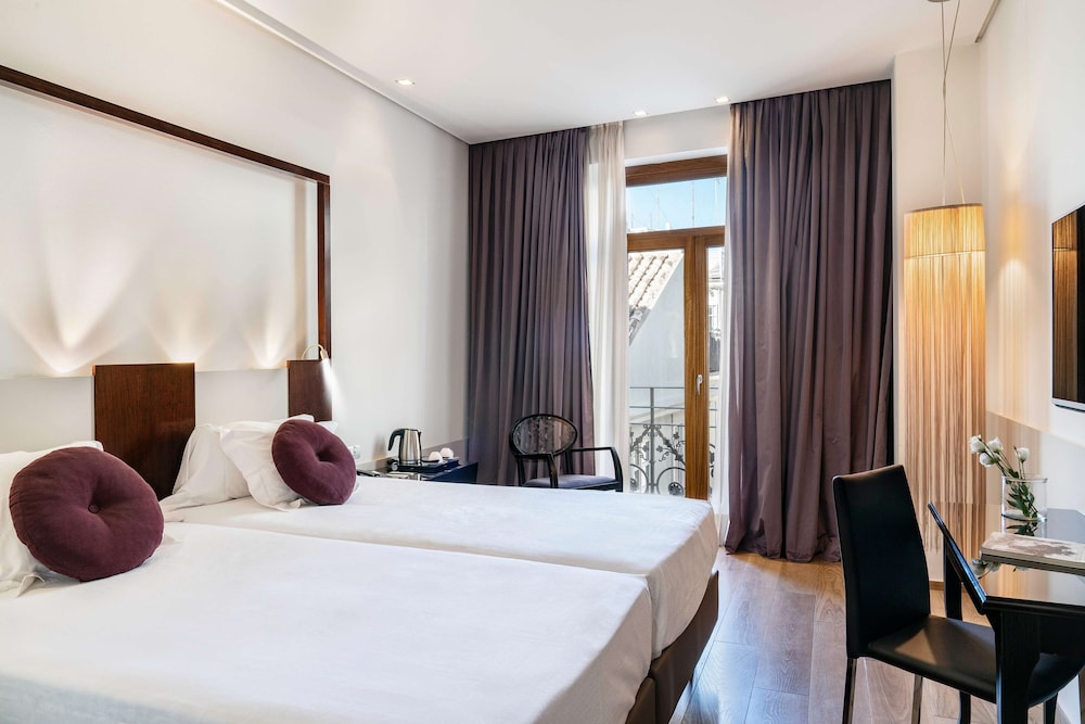 Superior Room, City View - Photo 3