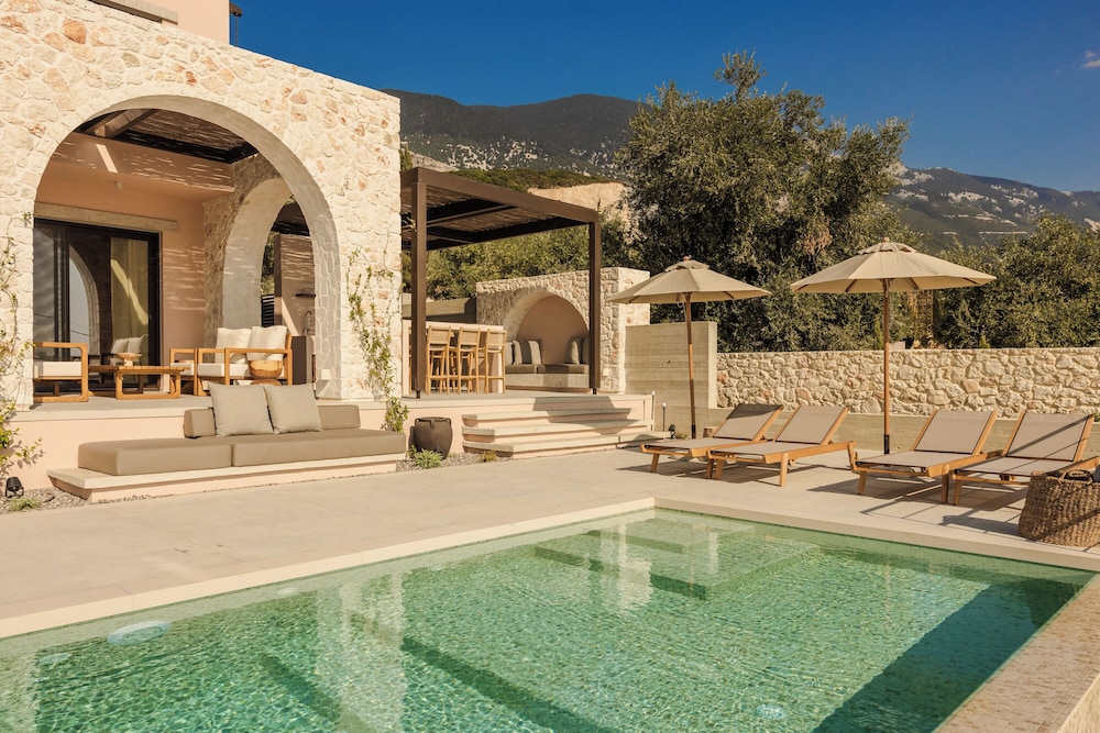 Secluded Two-Bedroom Villa with Private Pool and Sea View