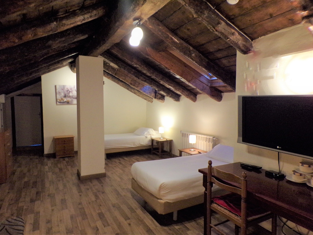 Junior Suite, Non Smoking, Mountain View