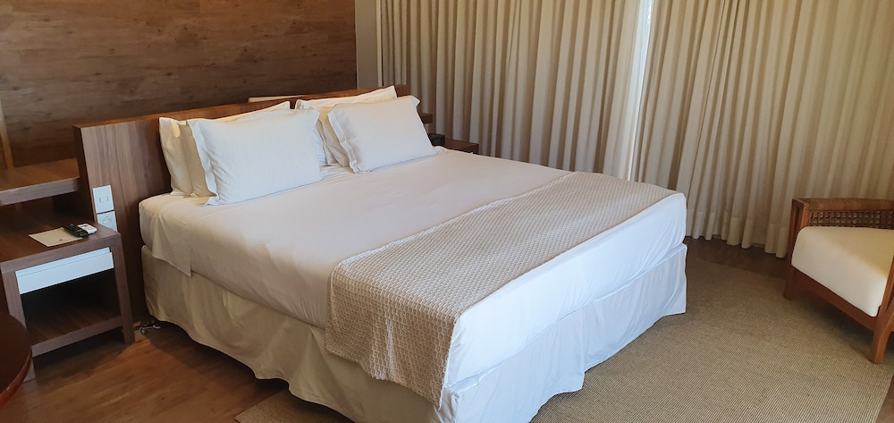 Luxury Twin or Queen Bed
