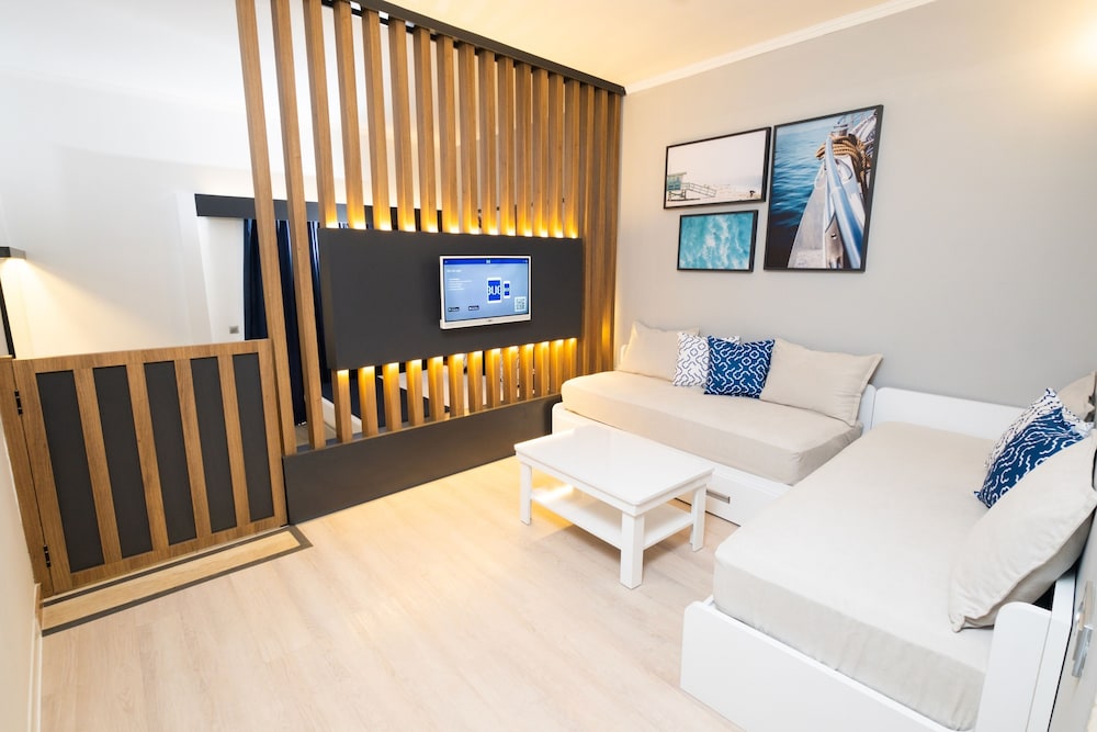 Standard Room, Multiple Beds photo 2