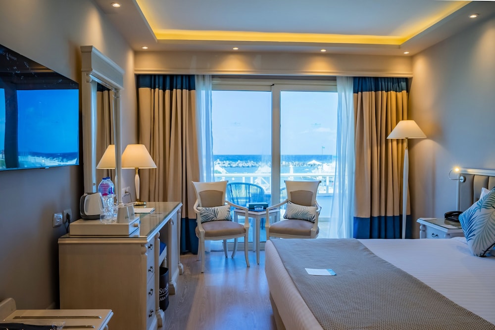 Deluxe Room - Photo 4