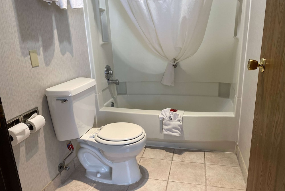 Deluxe Room, 2 Queen Beds, Non Smoking - Photo 11