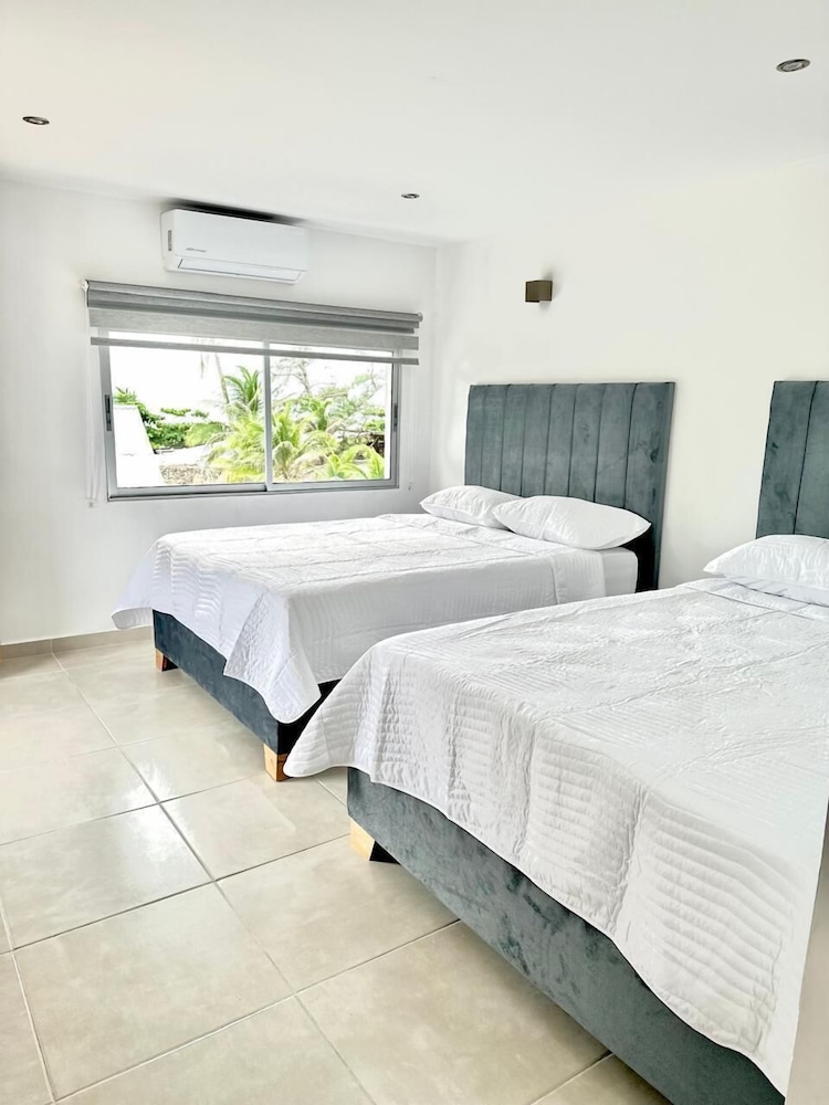 Standard Room, 2 Bedrooms, Beach View, Tower photo 1