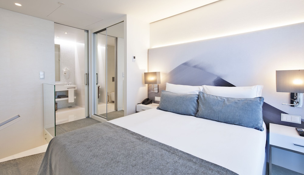 Suite (High)