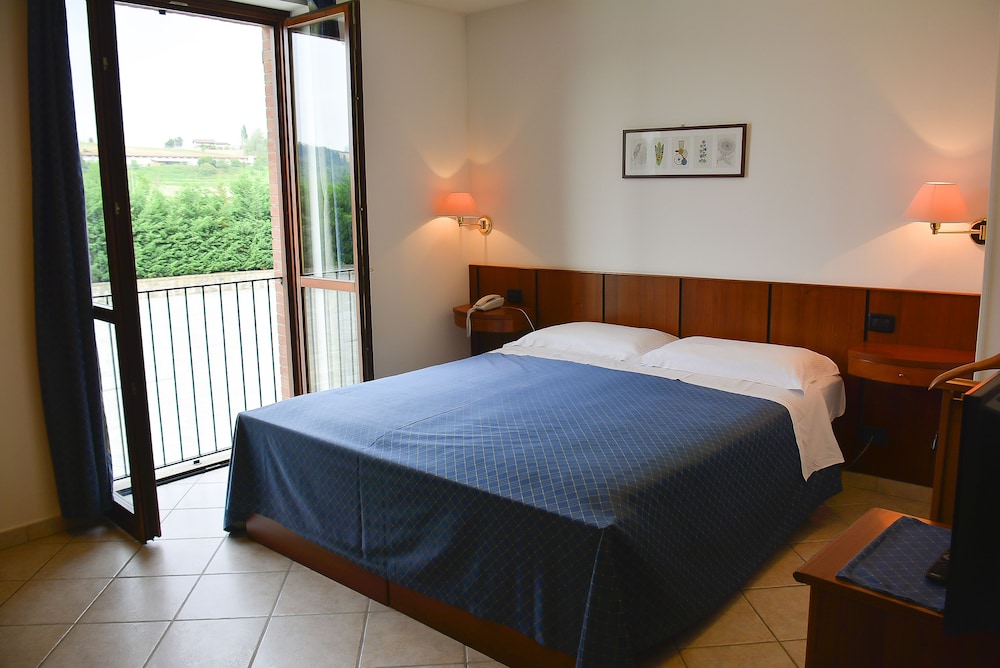 Double or Twin Room photo 1