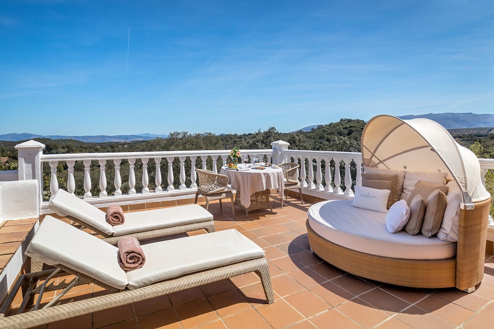 Junior Suite With Panoramic Views (3 Adults)