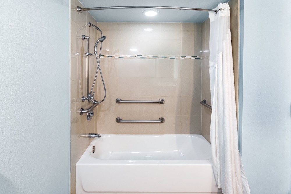 Room, 1 King Bed, Roll-in Shower (Communications, Roll-In Shower) - Photo 6