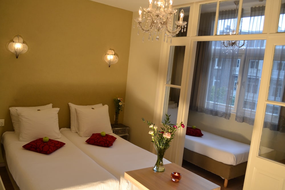 Triple Room, 3 Twin Beds photo 3