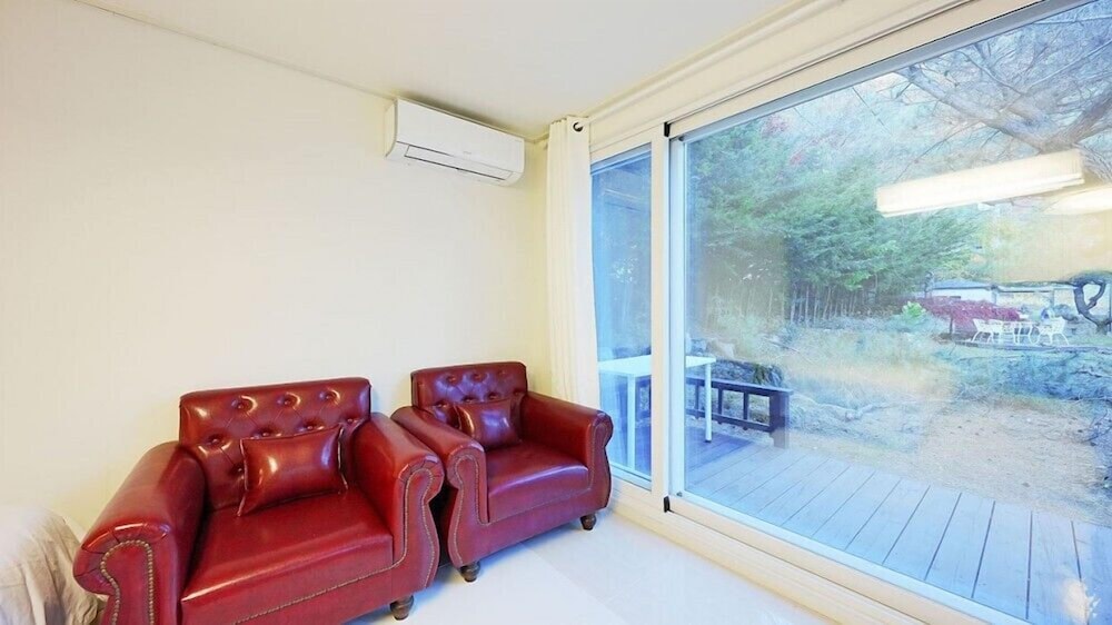 Room (autumn) photo 2