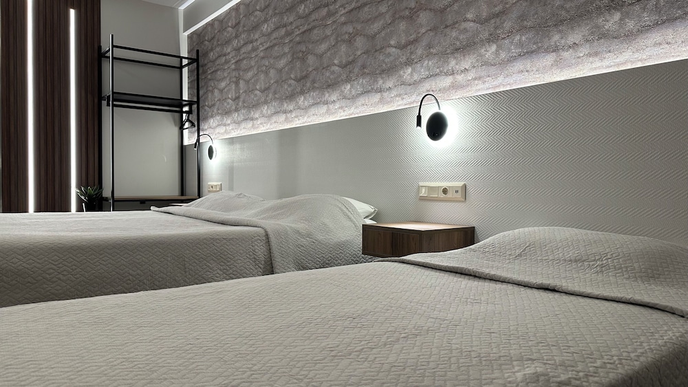 Triple Room, City View photo 3