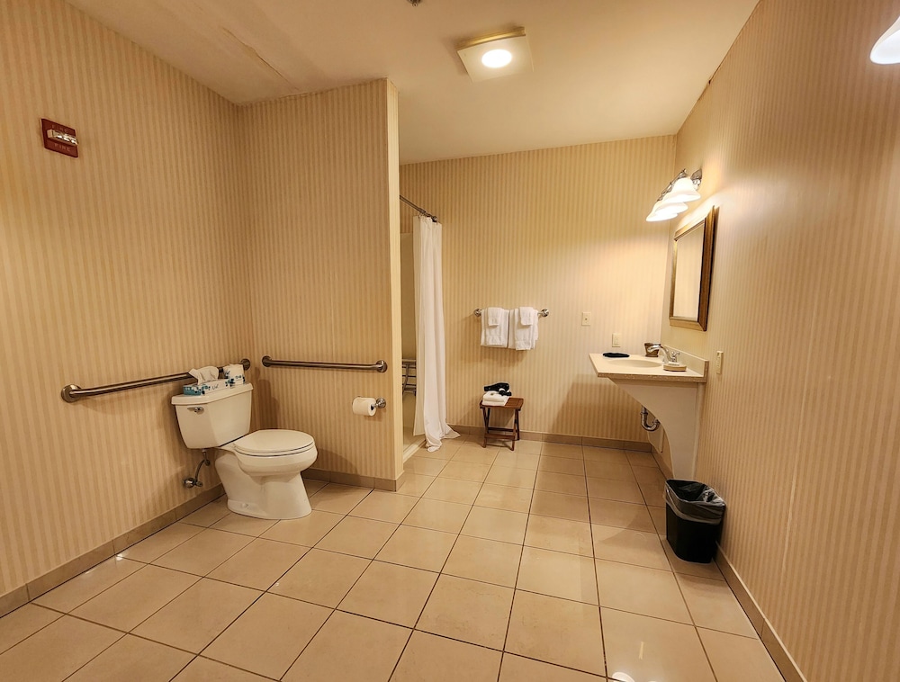 Superior Room, 2 Queen Beds, Accessible, Courtyard View photo 2
