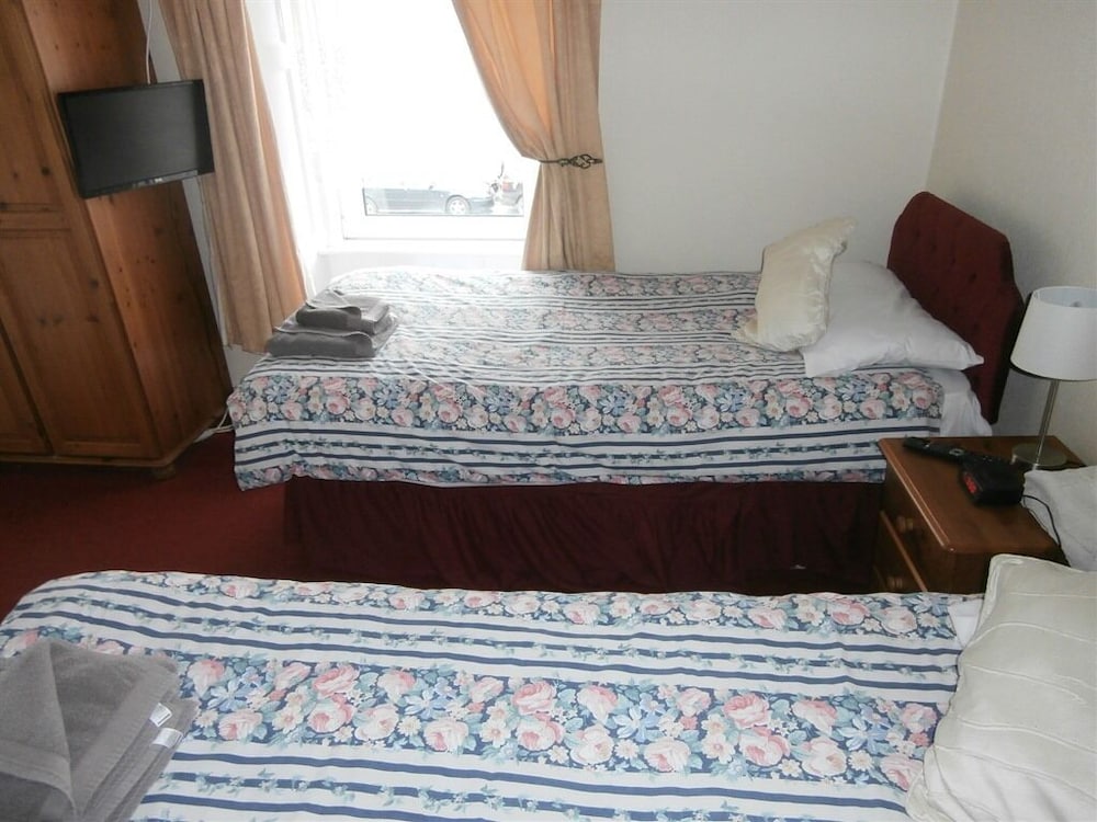 Twin Room, Ensuite photo 2