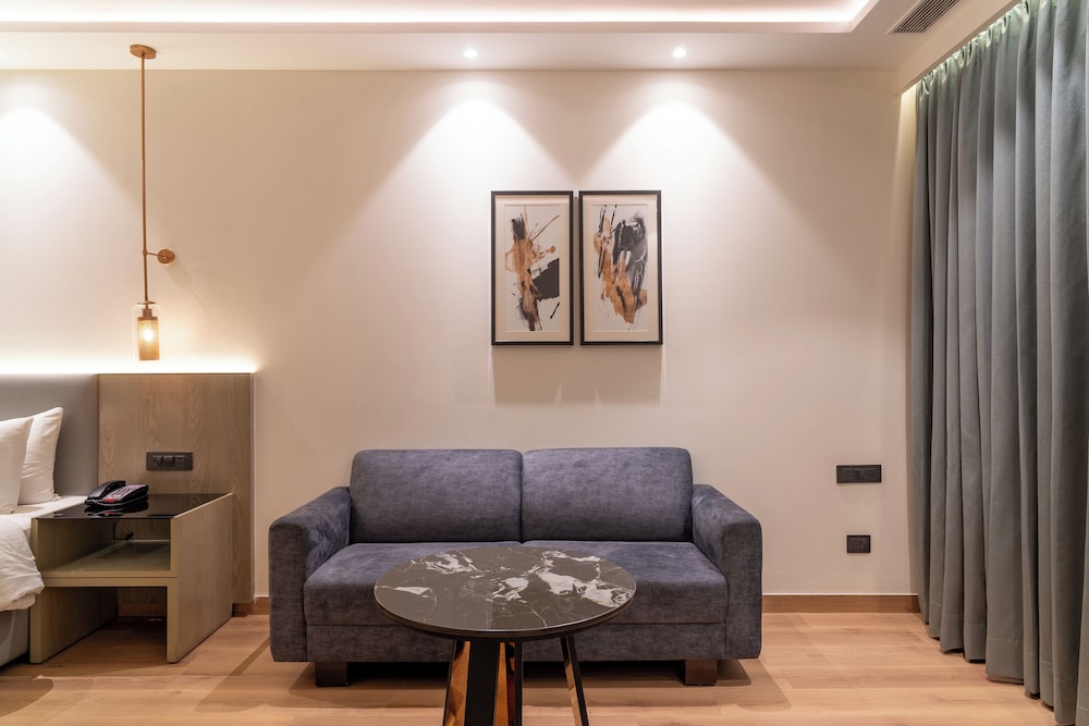 Club Double Room - Photo 6