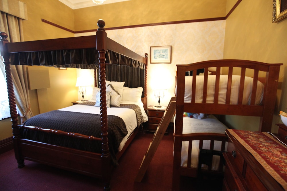 Luxury Suite, Multiple Beds, Garden View photo 3