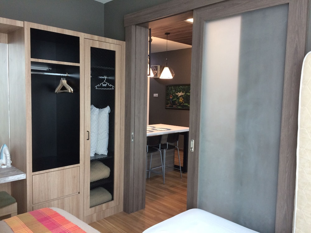 One Bedroom photo 2