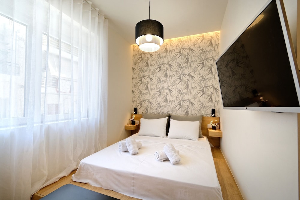 Signature Suite, 1 Queen Bed with Sofa bed, Ground Floor photo 1