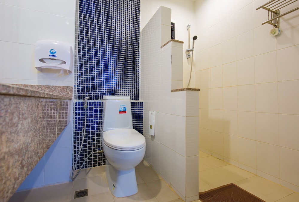 Standard Twin Room - Photo 5