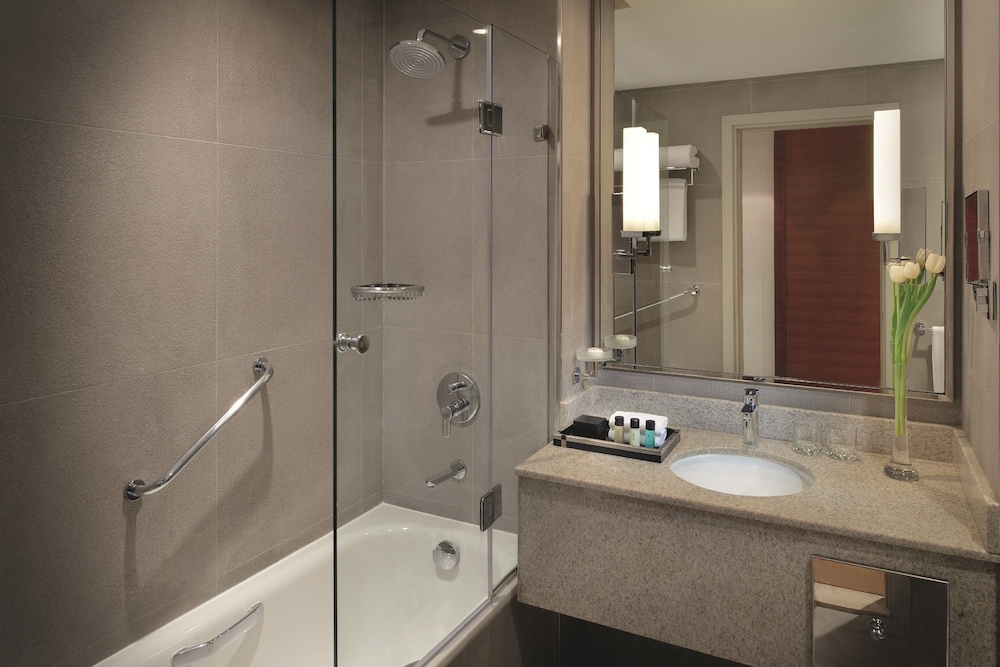 Junior Suite, 1 King Bed with Sofa bed, Pool View