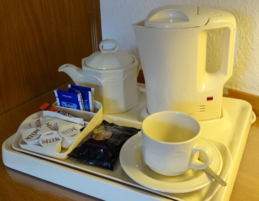 Double or Twin Room, Non Smoking - Photo 7