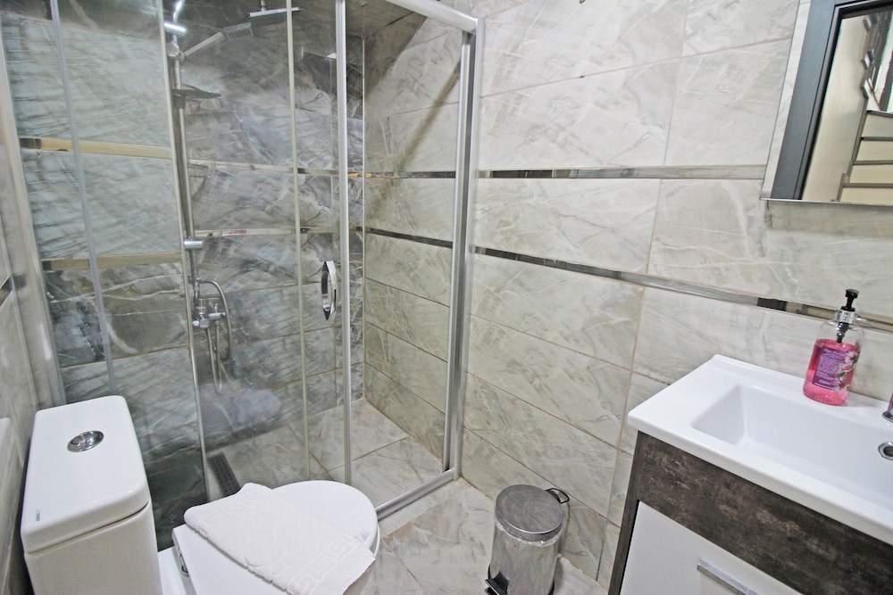 Honeymoon Room photo 2