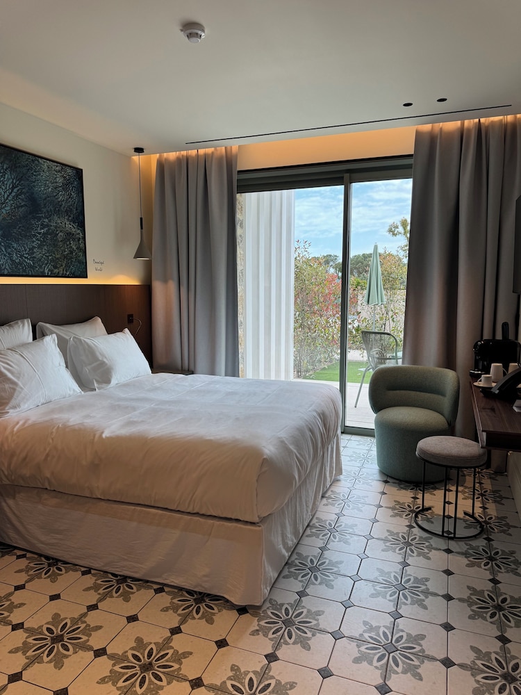 Classic Double Room, Garden View