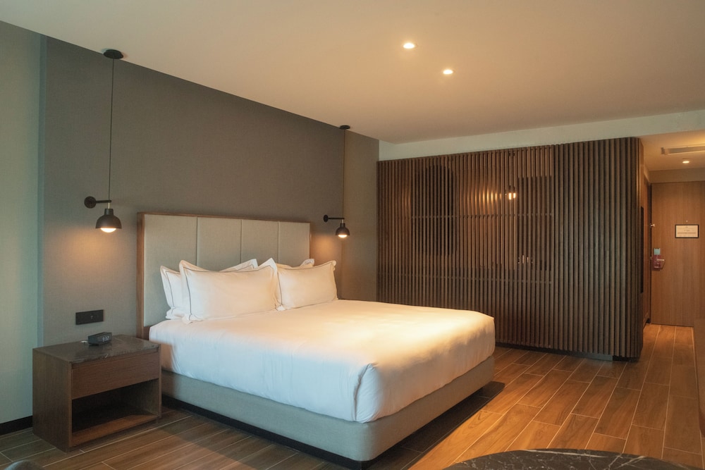 Room, 1 King Bed - Photo 1