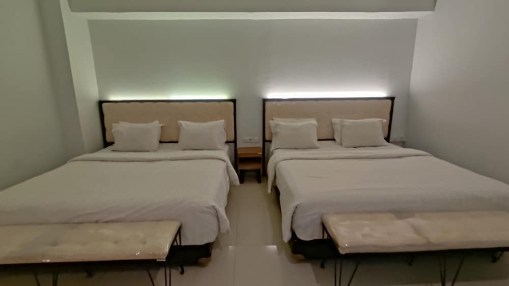 Suite - Photo 5