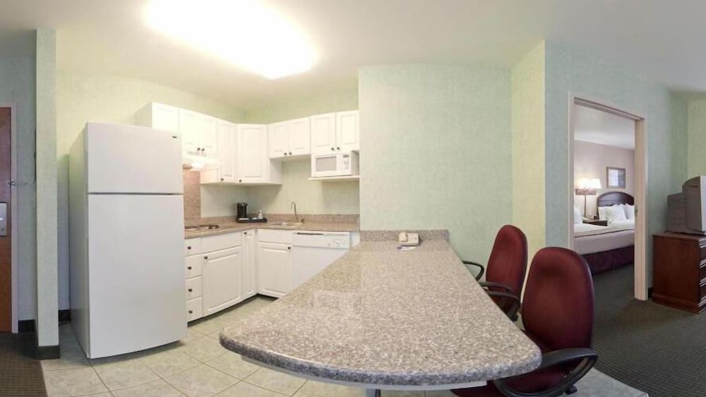 Suite, 2 Queen Beds (Add Living Area) - Photo 5