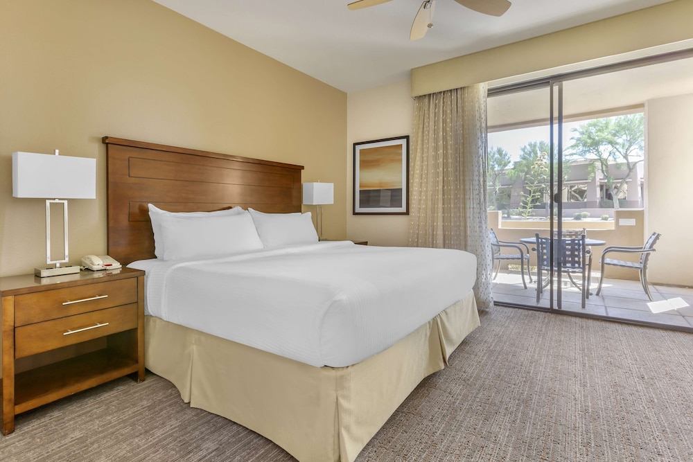 1 BEDROOM 1 KING SUITE WITH SOFABED - Photo 1