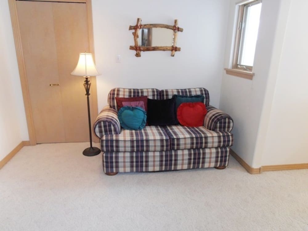 Condo, 2 Bedrooms photo 2
