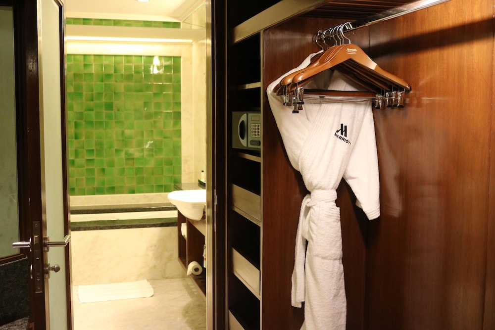 Executive Room - Photo 5