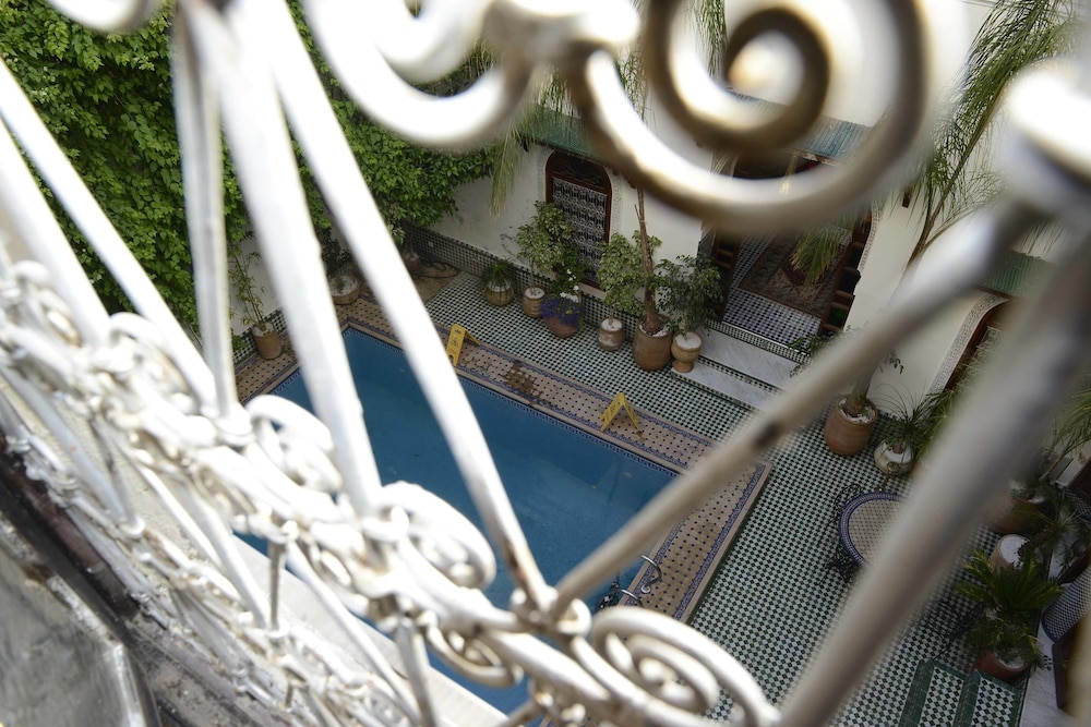 Standard Room - Photo 9
