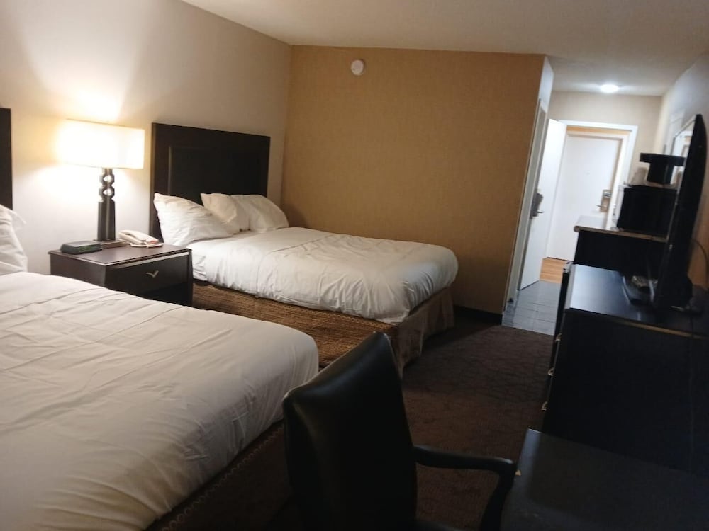 Room, 2 Queen Beds, Non Smoking - Photo 2